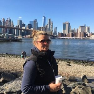 Meet your Posher, Renia